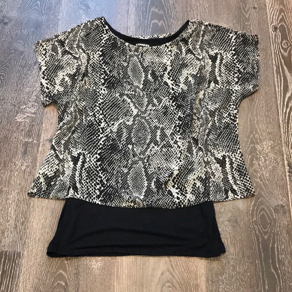 Like New- Express Blouse - Picture 3 of 6